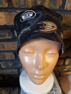 ANAHEIM DUCKS Handmade SURGICAL SCRUB CAPS     Foto 1 de 3