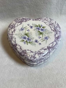 Vintage Ceramic Heart Shaped Violet Flower Lidded Trinket Box - Picture 1 of 7