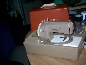 Vintage 1960's, Singer SewHandy, Electric Sewing Machine w/ Case - Picture 1 of 9