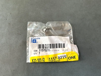 GM OEM NOS 11570215 Cubierta de parachoques Soporte Riel Tuerca 2012-2022 Chevrolet Camaro Foto 1 de 2