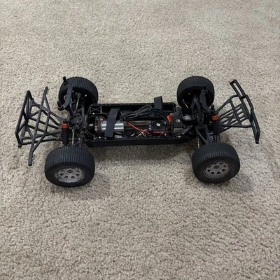 Helion Dominus 10SCT  4WD Brushless RC - Image 1 of 4