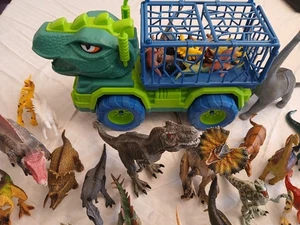 Dinosaurier Kopf Spielzeug LKW Carrier Hauler mit Dinosaurier Action Figur Konvolut Lot - Bild 1 von 6