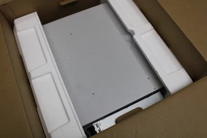 Conmutador GbE de 24 puertos Cisco MS390-24HW no PoE - Imagen 1 de 10
