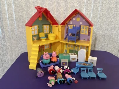 Peppa Pig Fold and Go Yellow House Playset With Figures & Accessories - Image 1 of 4