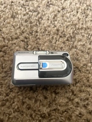 Fujifilm Digital Camera FinePix A330 3.2MP Silver Tested And Works - Image 1 of 3