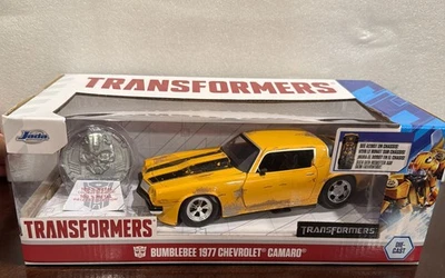 Bumblebee 1977 Chevrolet Chevy Camaro + Coin Transformers 1:24 JADA - Image 1 of 4