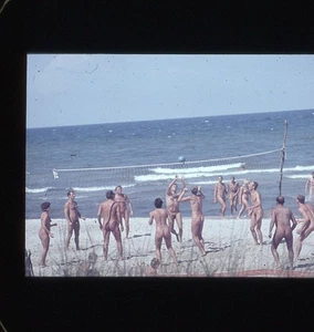 DDR -  DIA  -  Akt  -  Ostsee   - Frau -  Farbe  - Bild 1 von 1