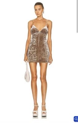 Mini Vestido SAINT LAURENT Terciopelo Terciopelo en Dore (Talla FR 36) PRECIO DE VENTA SUGERIDO POR EL FABRICANTE $2.300 Foto 1 de 4