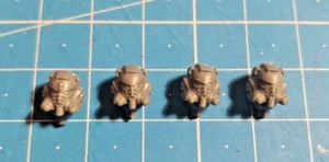 Aggressors Bits Helmeted Heads x4 Gravis 40k Primaris Space Marines Bitz - Picture 1 of 1