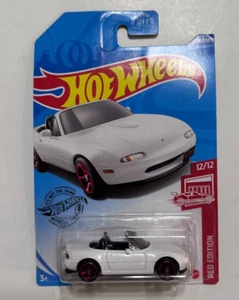 2017 Hot Wheels '91 Mazda MX-5 Miata Target Exclusive Red Edition 1:64 Diecast - Picture 1 of 4