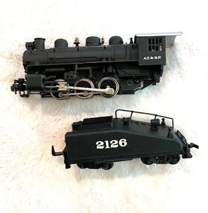 VINTAGE HO Bachmann Lok Santa Fe 2126 & Slope Tender A.T.& S.F. ZUG - Bild 1 von 1