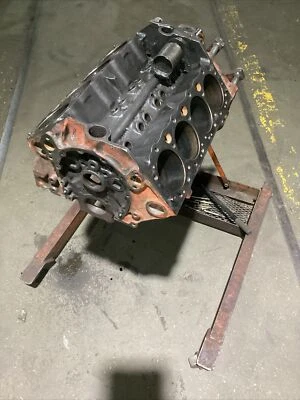 Chevrolet 1966 bloque pequeño Chevy 283 motor bloque desnudo. SUFIJO: ID. ¡ENVIAMOS! Foto 1 de 4