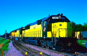 ORIGINAL KODACHROME SLIDE CHICAGO & NORTHWESTERN SD-50 #7007 KASOTA, MN 6/3/87 - Picture 1 of 1