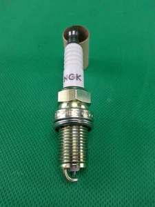 Candele di accensione NGK nichel originali BCP4ES-11 - Foto 1 di 5