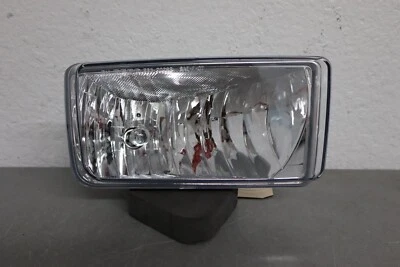 Luz antiniebla lateral derecha Chevrolet Tahoe Suburban 2015 2016 2017 2018 2019 2020 Foto 1 de 4