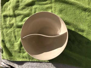 Cuenco para servir blanco redondo vintage Stetson Melmac dividido 8 3/4" MCM - Imagen 1 de 4