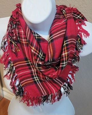 "Bufanda para mujer roja a cuadros cuadrada 29"" flecos de rayón hecha en la India clásica vintage" Foto 1 de 4