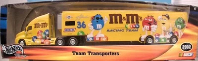 HOT WHEELS - KEN SCHRADER - #36 M&M’s RACING TEAM 2002 NASCAR TRANSPORTER - 1:64 - Image 1 of 2