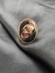 2012 Alexander McQueen Skull Cameo Ring. Gold Plated / Black Enamel. Size 18 - Picture 1 of 10