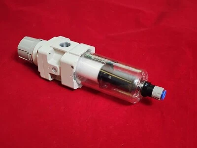 Filtro regulador de presión de aire SMC 1/2" NPT, 1 MPa, AW40-04BCG-A Foto 1 de 4