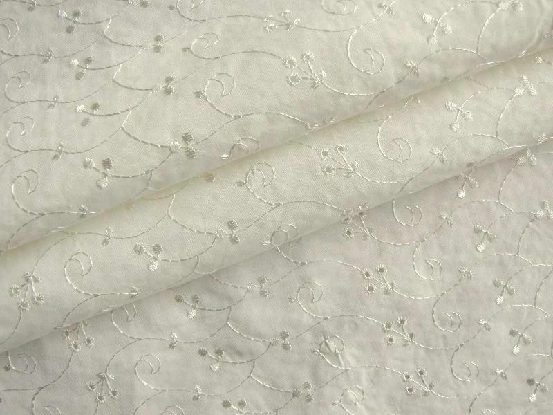 BATIST Stoff mit Stickerei Stoff Kleidung Blumenstrauß Creme EUR 9,98/m - Bild 1 von 1