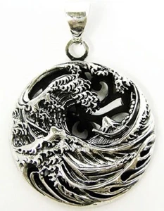 JAPANESE THE GREAT WAVE OFF KANAGAWA STERLING 925 SILVER PENDANT - Picture 1 of 10