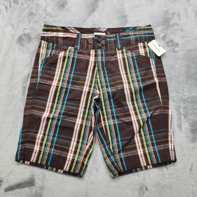 NEW Maurices Shorts Womens 5/6 Brown Plaid Double Button Cotton Bermuda Casual - Image 1 of 4
