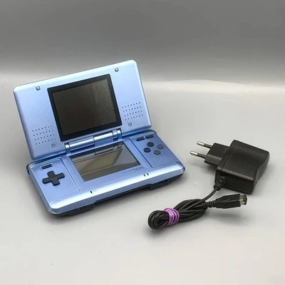 Console NINTENDO DS FAT TANK AZZURRO con CARICATORE - FUNZIONANTE - Immagine 1 di 4