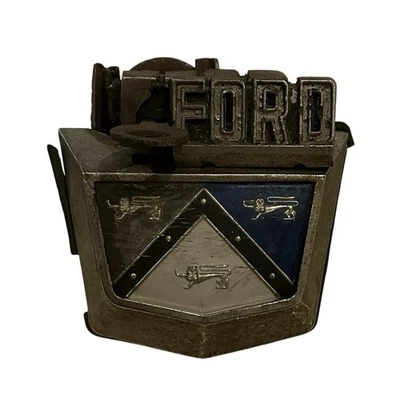 De colección Ford 1957 Fairlane Custom 300 adorno moldura maletero bloqueo cubierta como funciona Foto 1 de 4