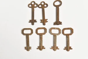 7 VINTAGE T SHAPE INDUSTRIAL HOLLOW SKELETON KEYS - Picture 1 of 4