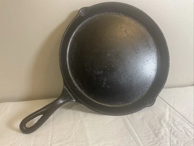 Griswold Cast Iron Skillet Griddle 108 (201A) Used 10” - Image 1 of 4