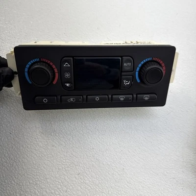 03-06 Chevy GMC Sierra Silverado Yukon Climate Control Unit Temp A/C PN 10367041 - Image 1 of 4