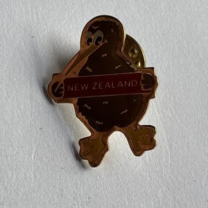 New Zealand Kiwi Metal Badge. - Picture 1 of 2
