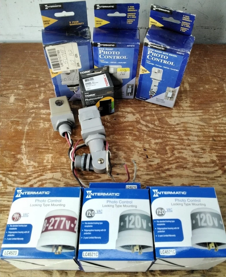 Lot of 9 Vintage Intermatic Photo Controllers and Parts. Mixed Condition w/ Box - Image 1 of 4