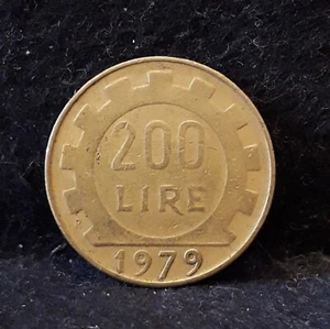 1979 Italy 200 lire, circulation coinage, KM-105 - Picture 1 of 4