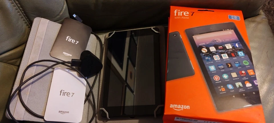 Amazon fire 7 blue tablet 7th gen bundle + book style cover/stand - Image 1 of 4