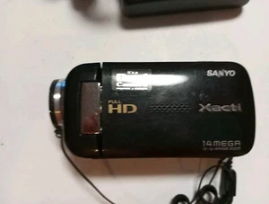 SANYO Xacti MPEG-4AVC/H264 Camcorder Black W/.Battery, Charger. For Parts C86 - Picture 1 of 5
