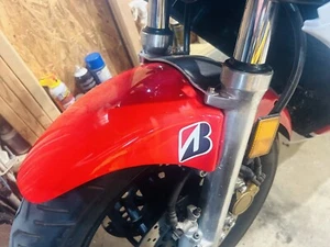 1984/85 Yamaha RZ 500 Front Fender - Nice - Picture 1 of 2