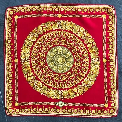 GIANNI VERSACE шелковый шарф шеи Barocco печати 17 в красный и золотой - Изображение 1 из 4