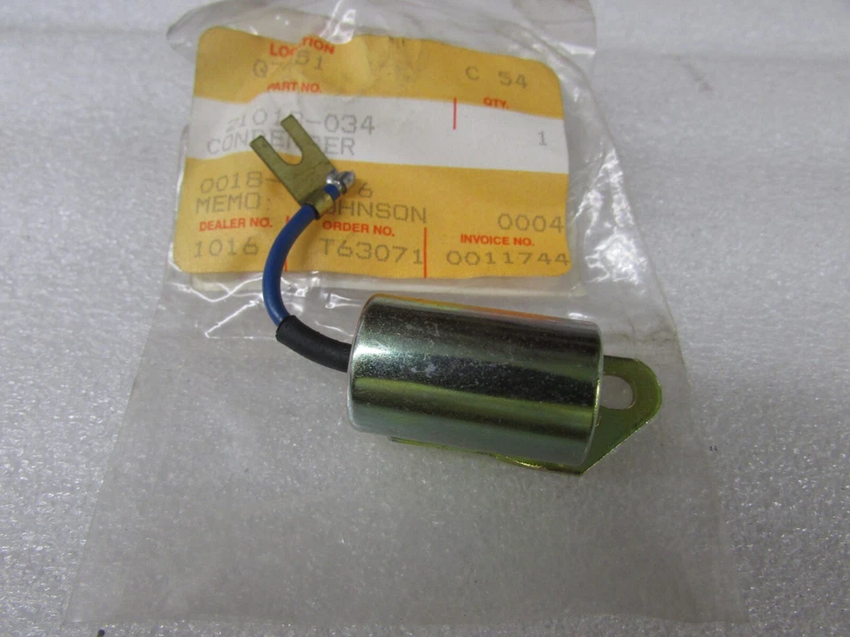 NOS 74-78 KAWASAKI KZ400 75-77 KZ400-S 76-79 KZ750 CONDENSADOR OEM 21013-034 Foto 1 de 1