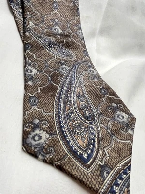 Corbata de seda italiana de cachemira marrón CAMBRIDGE CLASSICS para hombre Foto 1 de 3