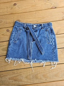 Minifalda vaquera PacSun para mujer talla 27 lavado medio deshilachada dobladillo crudo jean - Imagen 1 de 3