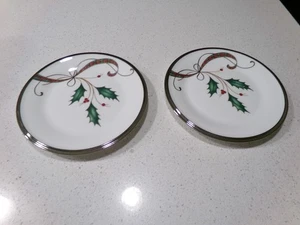 LENOX HOLIDAY NOUVEAU PLATINUM WHITE LOT OF 2 BREAD PLATES - Picture 1 of 2