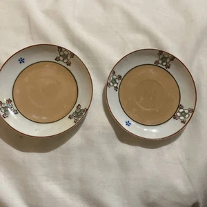Set of 2 Japanese, Kutani Porcelain Saucer w/Gold Trim - Picture 1 of 8