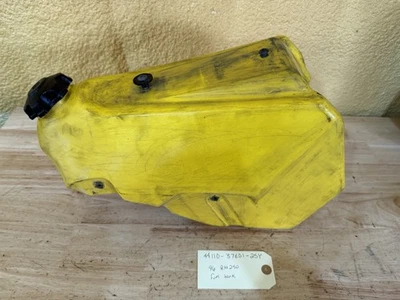 96-00 SUZUKI RM250 RM125 RESERVATÓRIO TANQUE DE COMBUSTÍVEL GASOLINA FABRICANTE DE EQUIPAMENTO ORIGINAL 44110-37E01-25Y #1015 - Imagem 1 de 4