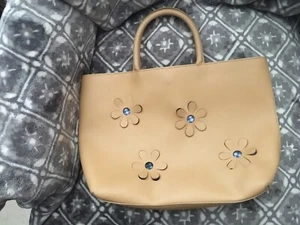 Claudia : Leather Made In Italy Handbag, Daisy design - Picture 1 of 7