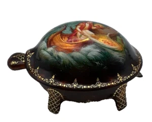 Caja baratija tortuga celuloide rusa 1995 2" x 3" pintada a mano firmada - Imagen 1 de 16