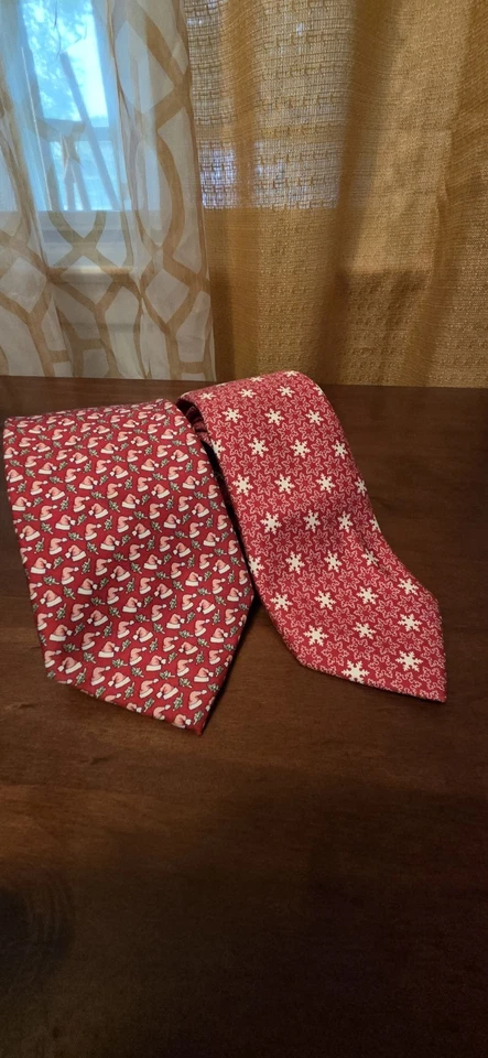 Corbata Vineyard Vines tema de Navidad 100 % seda roja EE. UU. 2 piezas Foto 1 de 4