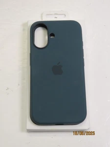 Apple iPhone 16 Silikon Case - Mitternachtsblau - Bild 1 von 3