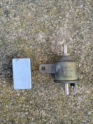 Unidad de control de relé misterioso plateado y válvula de purga BMW E24 633csi E28 E23 Foto 1 de 3